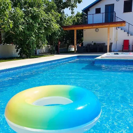 Relaxing With Hottub & Pool - Villa *