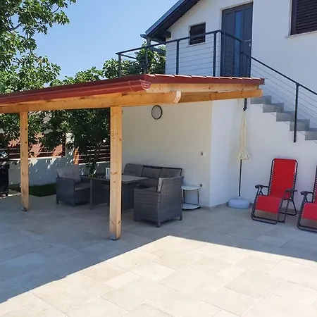 Relaxing With Hottub & Pool - Villa *