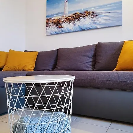 Villa Relaxing With Hottub & Pool - *